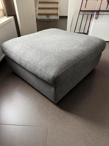 Mooie grijze poef uit dik grijs stof 95x95cm, Carré, Enlèvement, Utilisé, 75 à 100 cm