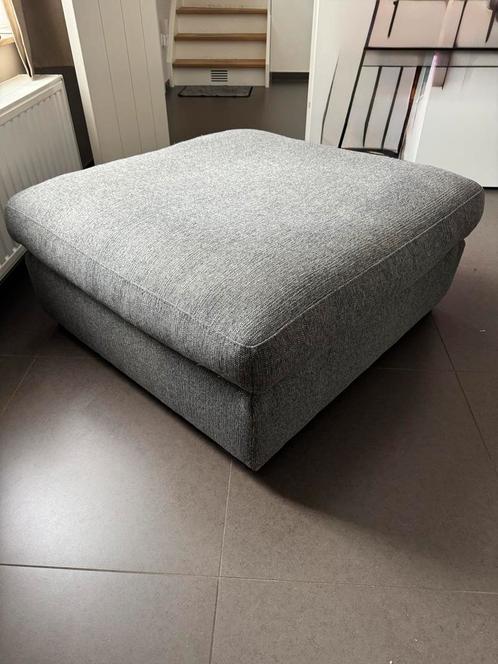 Mooie grijze poef uit dik grijs stof 95x95cm, Huis en Inrichting, Zetels | Voetbanken en poefs, Gebruikt, 75 tot 100 cm, 75 tot 100 cm
