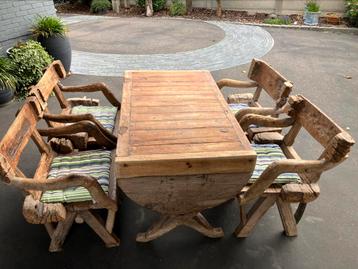 Table en bois originale et 4 chaises, Antiquités & Art, Enlèvement
