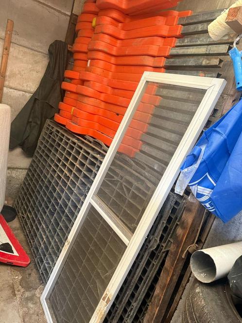 Verkeersborden Parkeerverbod Loopbruggen Sokkels, Doe-het-zelf en Bouw, Overige Doe-Het-Zelf en Bouw, Zo goed als nieuw, Ophalen