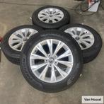 VW Tiguan Pirelli Scorpion Winter 215/65/R17 99H, Auto-onderdelen, Banden en Velgen, Banden en Velgen, 17 inch, Personenwagen