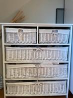 Kastje met rieten manden, Ophalen, Zo goed als nieuw