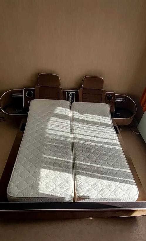 70's vintage bed - space age design Luigi Massoni, Huis en Inrichting, Slaapkamer | Complete slaapkamers, Gebruikt, Ophalen