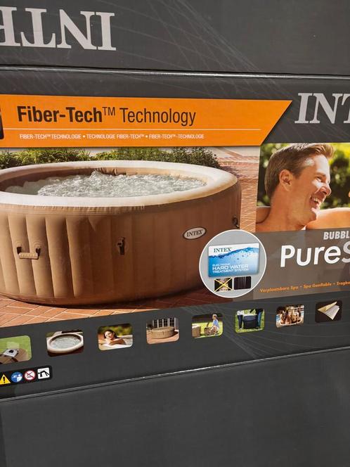 Intex Jacuzzi, 4 personen, Tuin en Terras, Bubbelbaden en Hottubs, Gebruikt, Ophalen