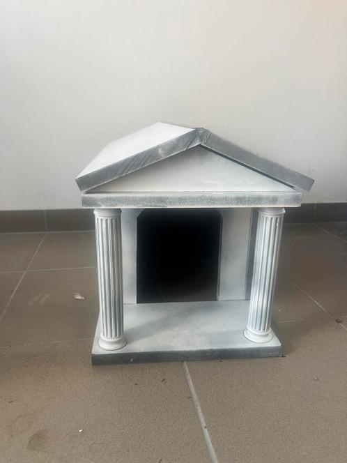 Hondenhok romeins paleis, Dieren en Toebehoren, Hondenhokken, Zo goed als nieuw, Hondenhok, Ophalen
