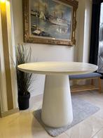 Table ronde en bon état, Maison & Meubles, Tables | Tables de salon, Enlèvement ou Envoi, Comme neuf