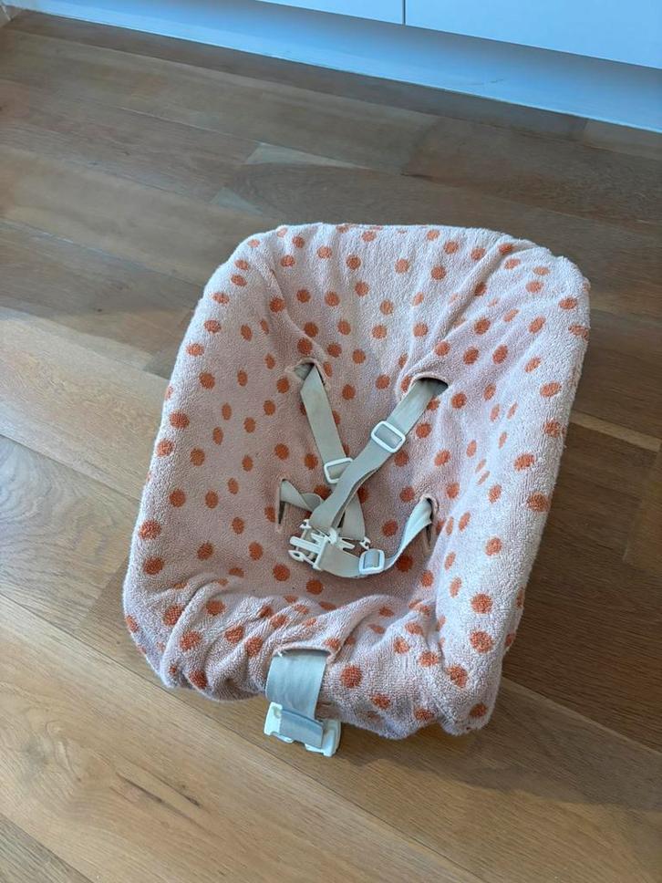 Tripp Trapp newborn set met hoes, Kinderen en Baby's, Kinderstoelen, Gebruikt, Hangstoel, Aanschuifbaar, Gordel(s), Ophalen