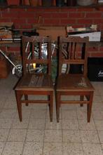 Heel oude stoelen, Ophalen