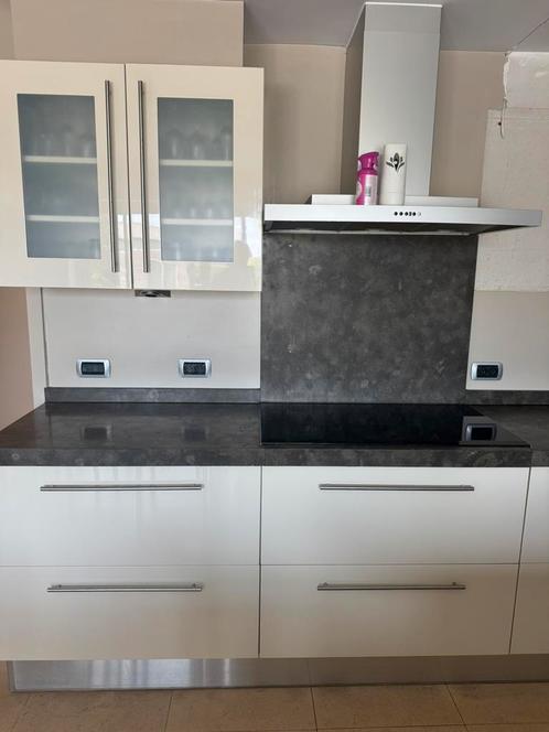 Moderne keuken met bijpassende keukentafel en stoelen, Huis en Inrichting, Keuken | Keukenelementen, Gebruikt, Wit, Ophalen