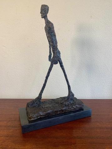 Bronzen Beeld Lopende Man L' Homme qui Marche Giacometti beschikbaar voor biedingen