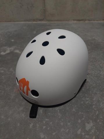 Takeaway fietshelm beschikbaar voor biedingen
