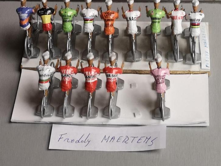 wielrennerssetjes  "  DE  BELGEN  "  17 verschillende setjes, Verzamelen, Sportartikelen en Voetbal, Verzenden