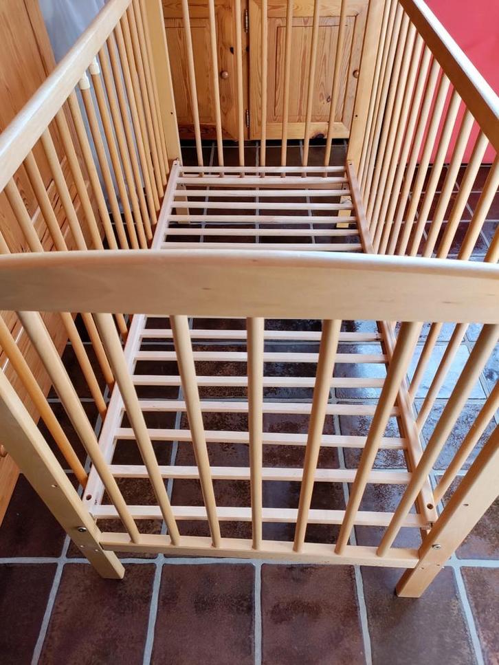 Babybedje/kinderbedje, Kinderen en Baby's, Kinderkamer | Bedden, Zo goed als nieuw, Matras, Ophalen