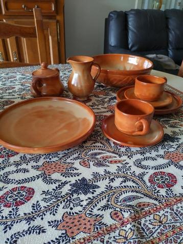 Koffieservies, borden en kommen beschikbaar voor biedingen