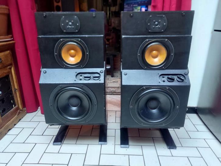 B&W DM 6 (250W-bouwjaar 1972), Audio, Tv en Foto, Luidsprekerboxen, Gebruikt, Front, Rear of Stereo speakers, 120 watt of meer