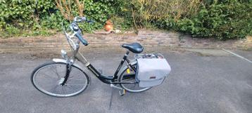 BATAVUS NEDERLANDSE DAMESFIETS, Fietsen en Brommers, Ophalen, Batavus, Versnellingen