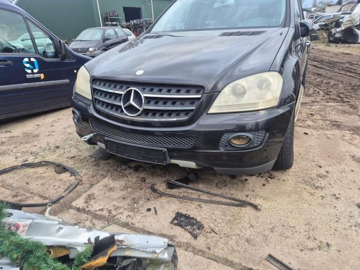Motorkap van een Mercedes ML-Klasse (197), Auto-onderdelen, Carrosserie, Motorkap, Mercedes-Benz, Gebruikt, 3 maanden garantie