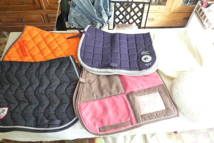 tapis de selle divers, Animaux & Accessoires, Chevaux & Poneys | Couvertures & Couvre-reins, Enlèvement ou Envoi