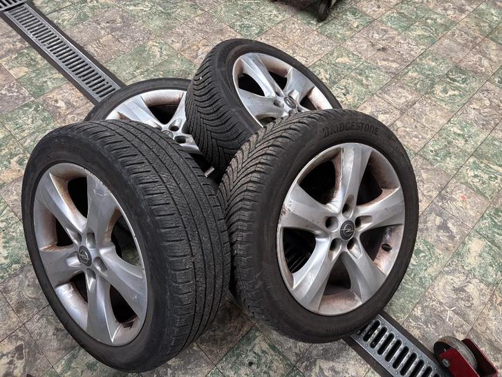 4 JANTES 17" OPEL ASTRA J AVEC PNEUS NEIGE, Autos : Pièces & Accessoires, Transmission & Accessoires, Opel, Utilisé, Enlèvement
