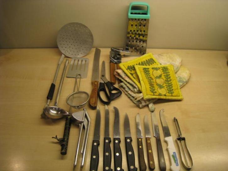 Set keukenspullen : 22 stuks, messen, lookpers, blikopener.., Huis en Inrichting, Keuken | Bestek, Ophalen