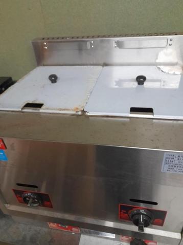 frituur 2x4 L op propaan beschikbaar voor biedingen