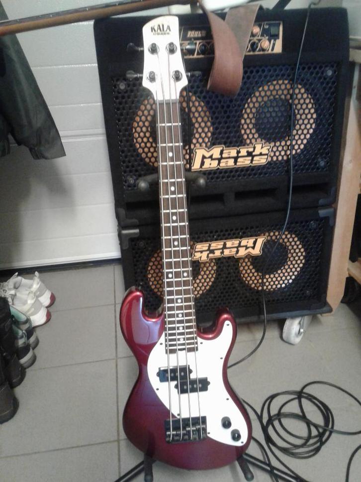 Boitier solide Kala U-bass, Musique & Instruments, Instruments à corde | Autre, Neuf, Ukulélé, Envoi