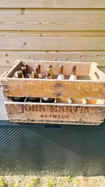 Houten krat John Martin's beschikbaar voor biedingen
