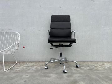 Vitra Eames EA219 lederen bureaustoel beschikbaar voor biedingen