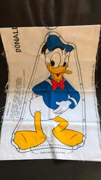 Tissu Donald pour faire une housse de coussin 50/27 cm, Hobby & Loisirs créatifs, Neuf