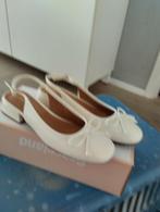 Nieuwe schoenen. NOOIT gedragen, Kleding | Dames, Schoenen, Ophalen, Pumps, Beige, Nieuw