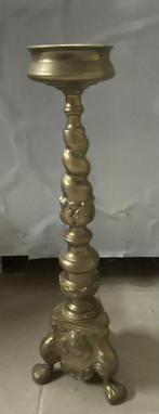 Koperen kandelaar, Enlèvement