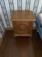 Kleine tafel of nachtkastje, Huis en Inrichting, Slaapkamer | Nachtkastjes, Ophalen, 55 tot 70 cm, Zo goed als nieuw, 45 tot 65 cm