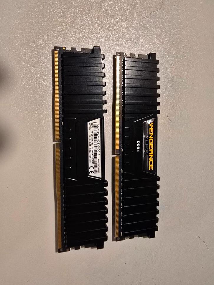 2x8gb ddr4 corsair vengeance lpx, Computers en Software, RAM geheugen, Zo goed als nieuw, Desktop, 16 GB, DDR4, Ophalen of Verzenden