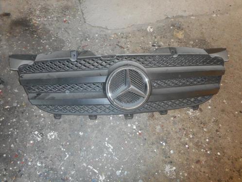 2 nieuwe grillen + trede in voorbumper van Mercedes Sprinter, Auto-onderdelen, Carrosserie, Bumper, Mercedes-Benz, Voor, Nieuw