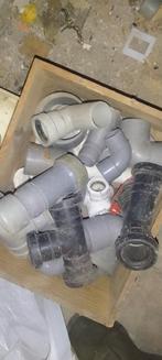 Une centaine de pièces des coudes plus ou moins 100 150 pièc, Bricolage & Construction, Tuyaux & Évacuations, Enlèvement, Comme neuf