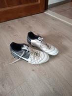 Voetbal schoenen maat 44, Sport en Fitness, Voetbal, Ophalen of Verzenden, Schoenen