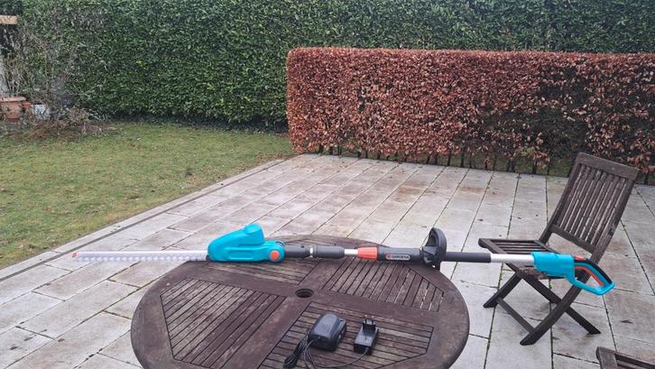 Nieuw!!

Gardena heggenschaar telescopisch + Batterij + Accu, Tuin en Terras, Gras en Kunstgras, Ophalen