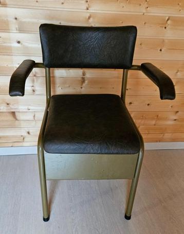 toiletstoel beschikbaar voor biedingen
