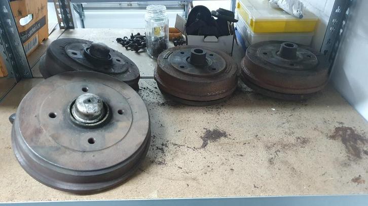 VW Cox 1303 – freins à tambour avant & arrière (d’origine), Autos : Pièces & Accessoires, Freins & Transmission, Pièces Oldtimer ou Ancêtre