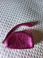 DELVAUX metalen portemonnee in fuschiaroze kleur met logo, Handtassen en Accessoires, Tassen | Damestassen, Verzenden, Roze