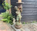 Statue romantique en fonte portant un vase à plantes, Jardin & Terrasse, Statues de jardin, Ange, Enlèvement, Utilisé, Métal