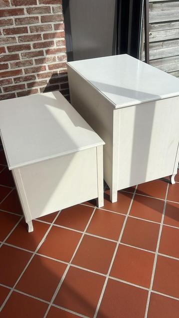Vintage Commode kast en speelgoed koffer beschikbaar voor biedingen