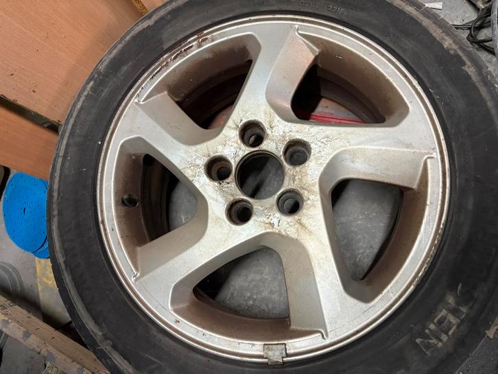 À vendre jante volvo c30, Autos : Pièces & Accessoires, Pneus & Jantes, Pneus et Jantes, 16 pouces, 205 mm, Véhicule de tourisme