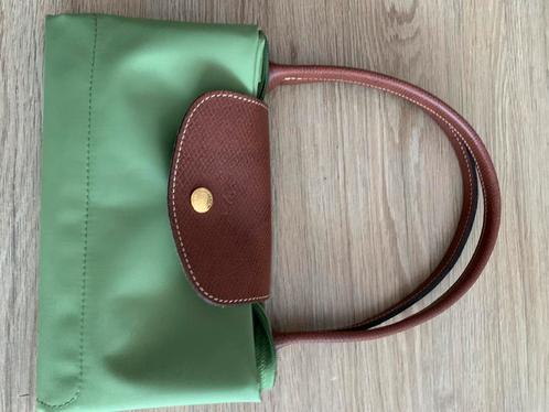 Longchamp Le Pliage M saliegroene handtas, Handtassen en Accessoires, Tassen | Damestassen, Nieuw, Handtas, Groen, Ophalen