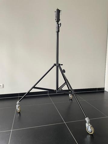 Manfrotto statief 008BSU beschikbaar voor biedingen