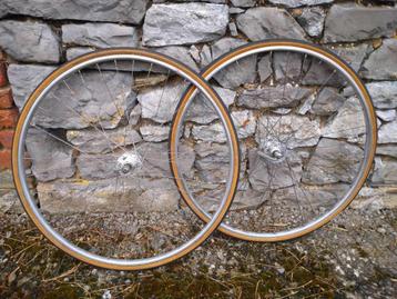 MAVIC-wielen, buisvormige velgen, NORMANDY eroïca-naven beschikbaar voor biedingen