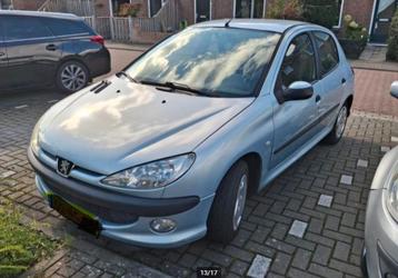 Peugeot 206 , 1.1 benzine, 153.000km, Grijze kleur, 2003