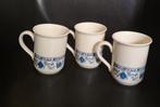 Vintage Blue Willow en Blue Onion mokken (3 stuks), Huis en Inrichting, Keuken | Servies, Ophalen of Verzenden, Kop(pen) en/of Schotel(s)