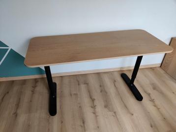 IKEA bureau Bekant 140x60 beschikbaar voor biedingen