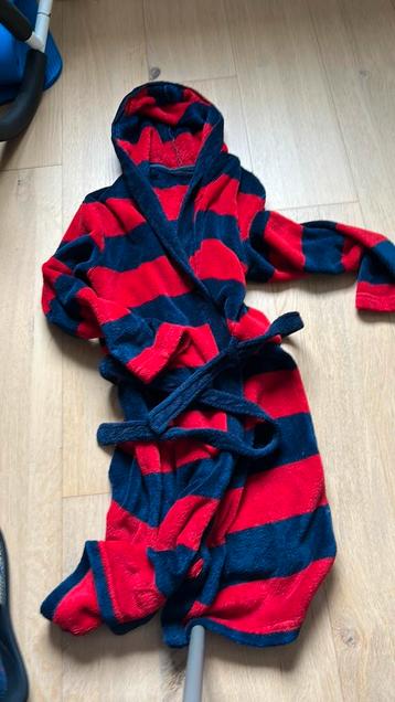 Rood/blauw badjas beschikbaar voor biedingen